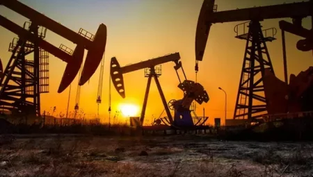 Petrol Fiyatlarında Düşüş Hızlandı: Küresel Ekonomik Belirsizlik Etkili