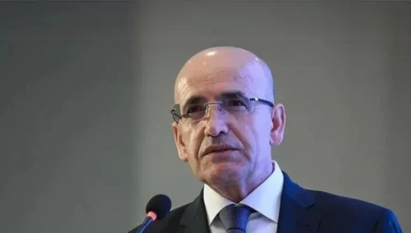 Mehmet Şimşek: ‘Dış ticaret açığı artsa da cari dengenin süreceğini öngörüyoruz’