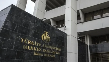 Merkez Bankası’ndan kur oynaklığına müdahale: Döviz satım işlemleri ve likidite senetleri devreye alındı