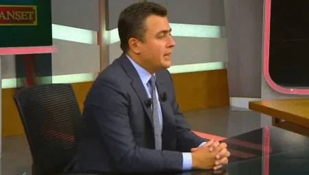 AK Parti’li Osman Gökçek’ten Sert Çıkış: ‘Gençler, villa peşkeşi için mi sokağa çıkıyorsunuz?’