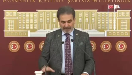 Yeniden Refah Partili Mehmet Aşıla’dan Dikkat Çeken Çıkış: ‘Öyle bir geliyoruz ki, kılıçlarımız kınından çıktı’
