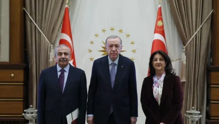 DEM Parti, Cumhurbaşkanlığı Külliyesi’nde Erdoğan’la kritik süreci görüştü: Gözler PKK’nın kongresinde