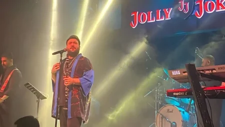 Sakiler’den İstanbul konserinde ustalara saygı duruşu: ‘Ferdi Tayfur, Edip Akbayram ve Volkan Konak şarkılarıyla anıldılar’