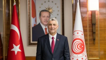 Ticaret Bakanlığı: “24 yılda ekonomi ve ticarette tarihi rekorlar, 2025 ihracat hedefi 390 milyar dolar”