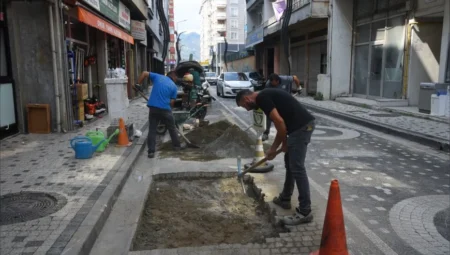 Giresun Belediyesi mahallelerde eş zamanlı altyapı ve çevre düzenleme çalışmaları yürütüyor