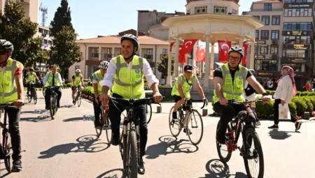 Başkan Ahmet Akın: “Balıkesir’i Türkiye’nin örnek sürdürülebilir ulaşım kenti yapacağız”