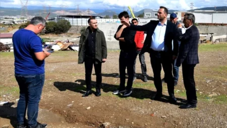 Bornova Belediyesi, atıl alanları üzüm bağına dönüştürüyor: Bornova Misketi yeniden toprakla buluşuyor