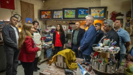 Bornova’da muhtarlar sıfır atık seferberliğinde buluştu: “Sürdürülebilir gelecek yerelden başlar”