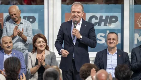 BAŞKAN VAHAP SEÇER: “FOTOĞRAFLARLA ALGI YARATILMAYA ÇALIŞILIYOR, CHP GÜÇLÜ OLURSA TÜRKİYE DE GÜÇLÜ OLUR”