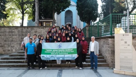 Oktay Yılmaz: “Gençler Adım Adım Kadim Bursa Projesiyle Tarihi ve Kültürel Yolculuğa Çıkıyor”